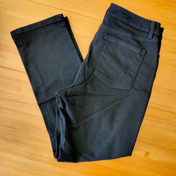 L. L. Bean NWT Classic Fit Black Jeans - Picture 1 of 4